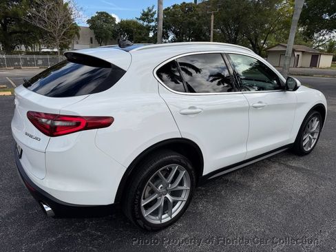 Used 2018 Alfa Romeo Stelvio Ti AWD/4WD image 4