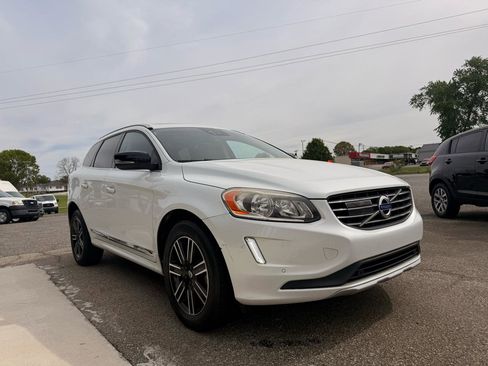 Used 2017 Volvo XC60 T5 Dynamic FWD image 9