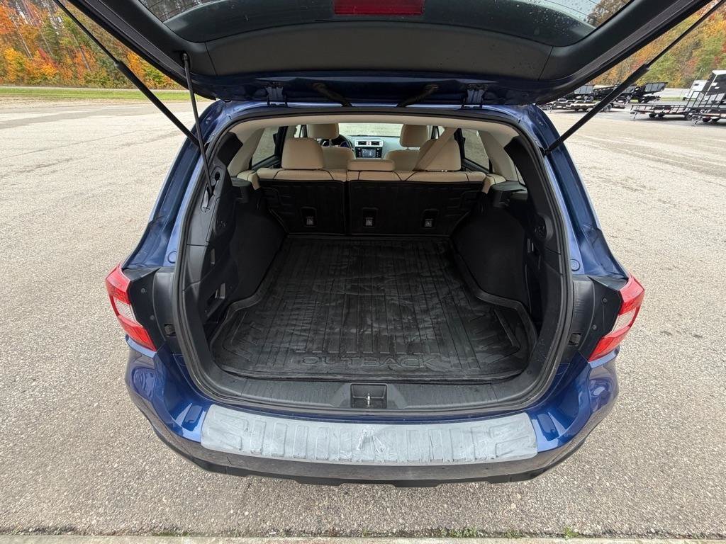 Used 2017 Subaru Outback 2.5i Premium AWD/4WD image 16