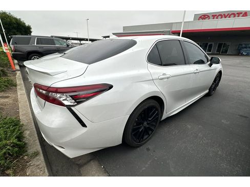 Used 2021 Toyota Camry XSE FWD image 5