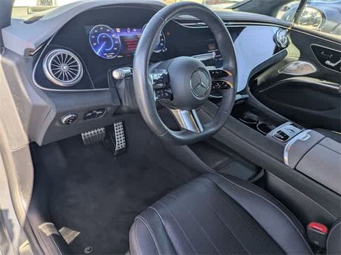 Used 2023 Mercedes-Benz EQS 580 4MATIC Sedan image 2
