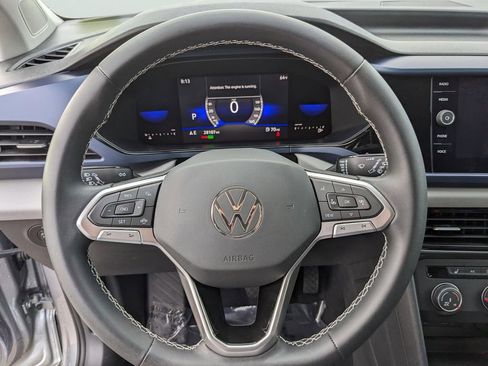 Certified 2022 Volkswagen Taos SE image 28