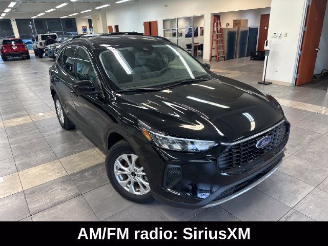 Used 2023 Ford Escape Active w/ Tech Pack #2 AWD/4WD image 9