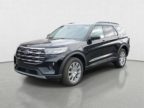 New 2026 Ford Explorer Active w/ Active Comfort Package image 4