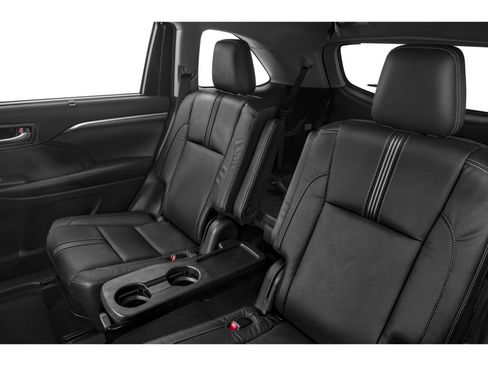 Used 2019 Toyota Highlander XLE FWD image 15