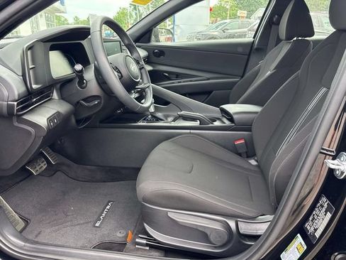 Certified 2025 Hyundai Elantra Sport FWD image 8