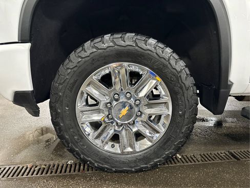 Used 2024 Chevrolet Silverado 3500 High Country w/ Technology Package AWD/4WD image 24