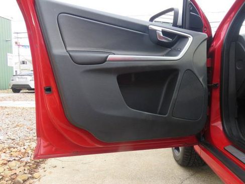 Used 2015 Volvo XC60 T6 R-Design image 15