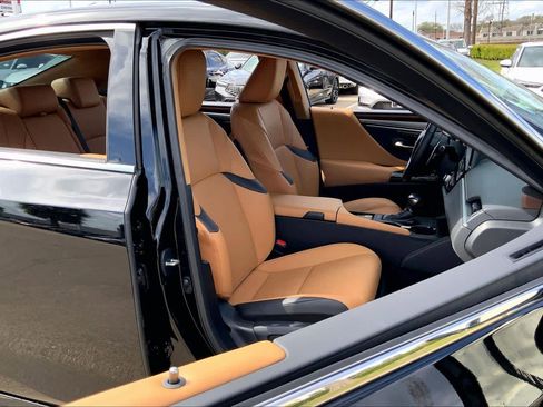Used 2024 Lexus ES 350 w/ Premium Package FWD image 15