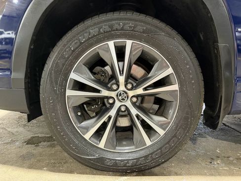 Used 2016 Toyota Highlander XLE AWD/4WD image 19