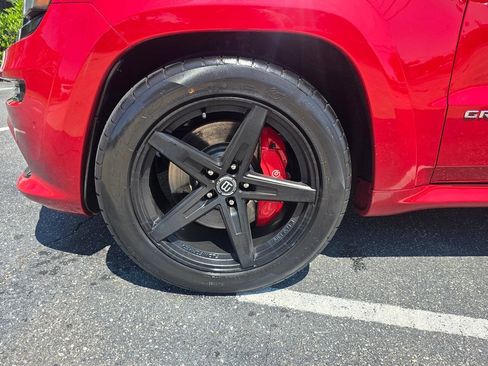 Used 2014 Jeep Grand Cherokee SRT8 w/ Luxury Group II AWD/4WD image 10