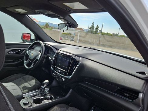 Used 2023 Chevrolet Traverse LT FWD image 28