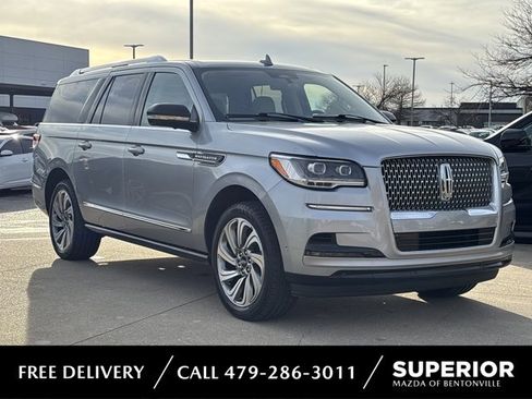 Used 2023 Lincoln Navigator L Reserve image 1
