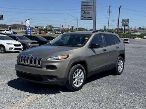 Used 2016 Jeep Cherokee Sport w/ Cold Weather Group AWD/4WD image 26