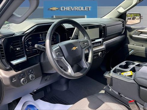 Used 2024 Chevrolet Silverado 1500 LT AWD/4WD image 18
