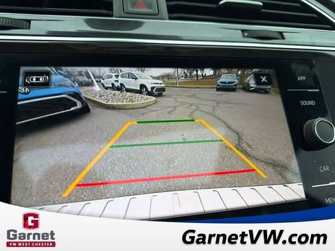 Used 2023 Volkswagen Tiguan SE w/ Panoramic Sunroof Package image 20