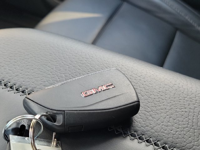Certified 2025 GMC Yukon Denali AWD/4WD image 40