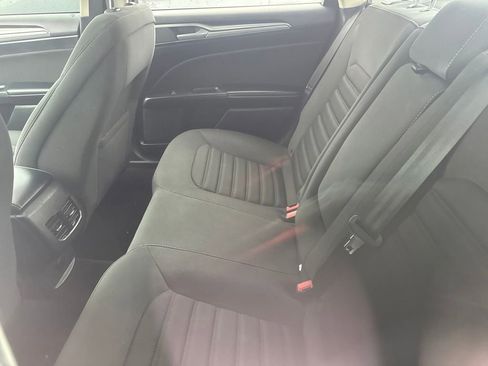 Used 2019 Ford Fusion SE image 8