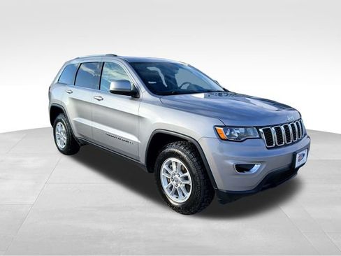 Used 2020 Jeep Grand Cherokee Laredo image 7