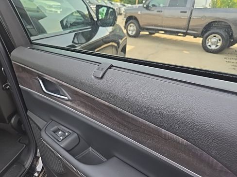 New 2025 Jeep Grand Cherokee L Limited w/ Luxury Tech Group II image 91