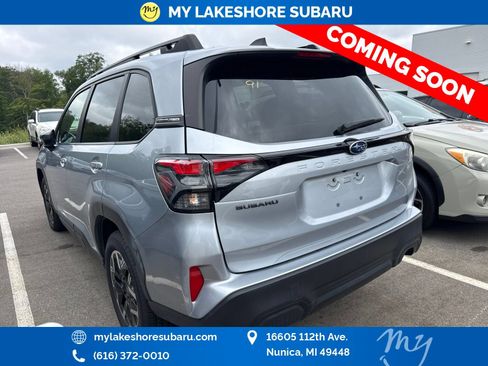 Used 2025 Subaru Forester Premium AWD/4WD image 4