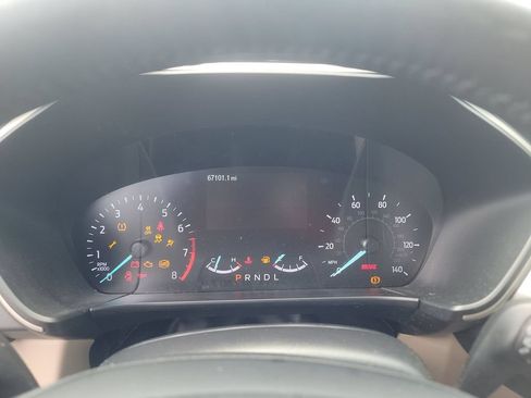 Used 2020 Ford Escape SEL FWD image 2