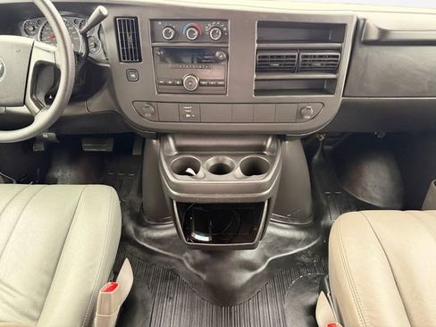 Used 2008 Chevrolet Express 2500 image 11
