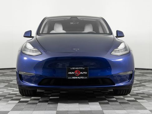 Used 2022 Tesla Model Y Long Range image 12