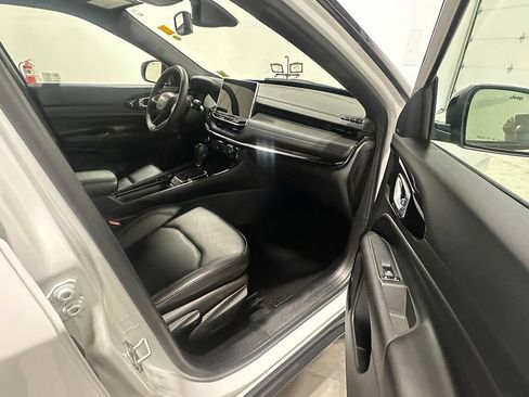 Used 2026 Jeep Compass Limited AWD/4WD image 27