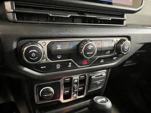 Certified 2024 Jeep Wrangler Sport S image 10