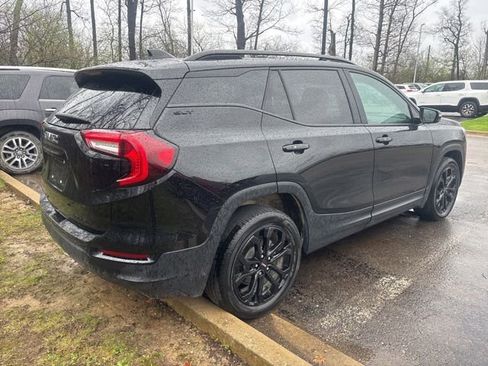 Certified 2022 GMC Terrain SLT w/ Elevation Edition image 4