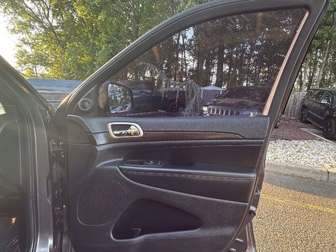 Used 2014 Jeep Grand Cherokee Altitude image 25