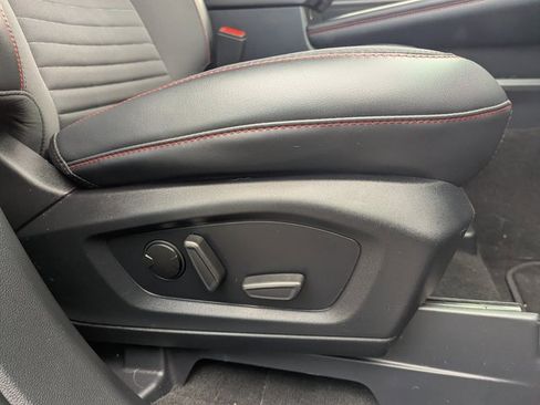 Used 2025 Ford Explorer ST-Line w/ ST-Line Street Pack image 35