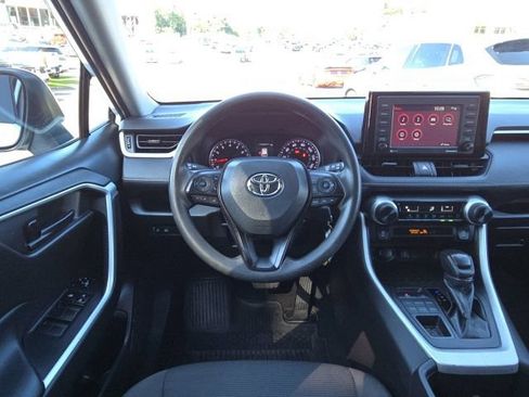 Used 2022 Toyota RAV4 LE AWD/4WD image 37