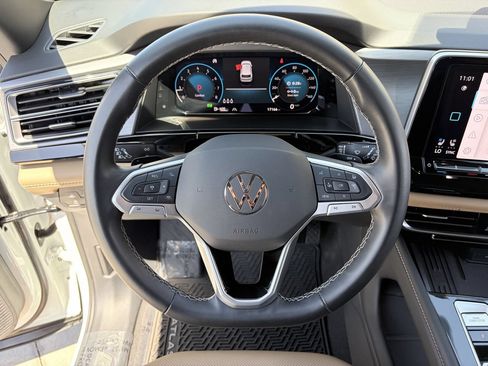 Used 2025 Volkswagen Atlas Cross Sport SE FWD image 23