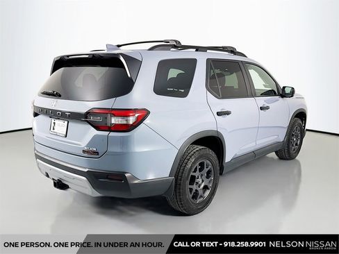 Used 2023 Honda Pilot TrailSport image 5