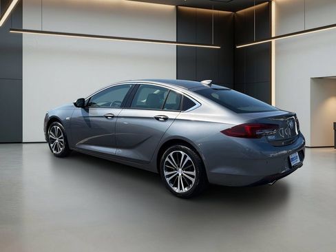 Used 2020 Buick Regal Essence FWD image 3