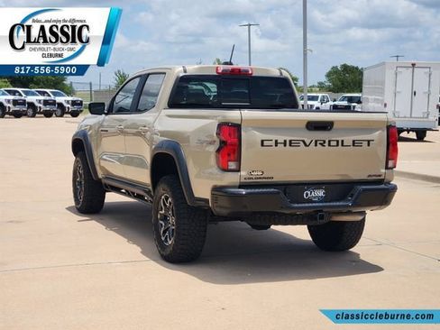 Used 2024 Chevrolet Colorado ZR2 w/ ZR2 Convenience Package III AWD/4WD image 8