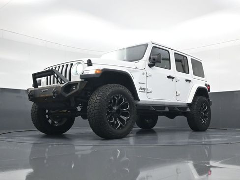 Used 2018 Jeep Wrangler Unlimited Sahara AWD/4WD image 19