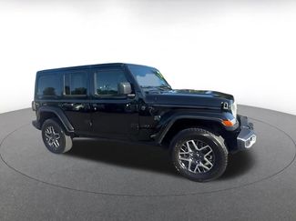 Used 2025 Jeep Wrangler Unlimited Sahara AWD/4WD video 2