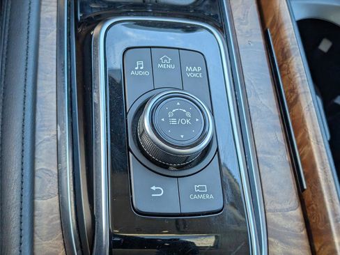 Used 2024 Nissan Armada SL w/ Captain's Chairs Package image 28