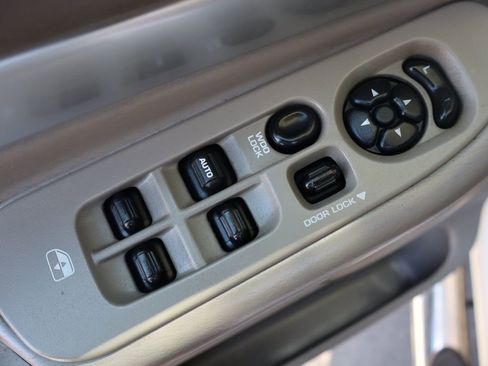 Used 2005 Dodge Ram 2500 Truck SLT image 27