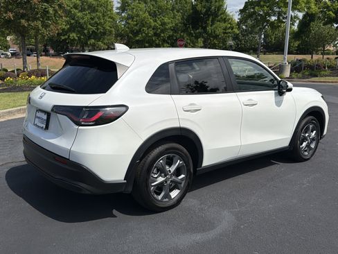 Certified 2026 Honda HR-V LX image 9