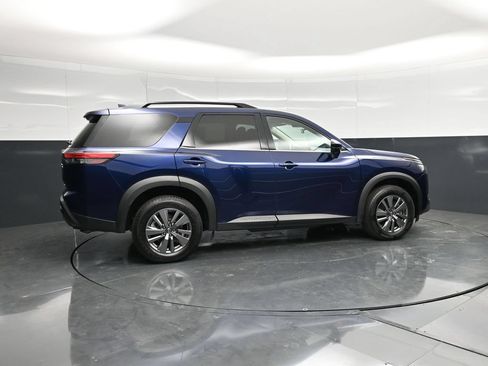 Used 2025 Nissan Pathfinder SV AWD/4WD image 4