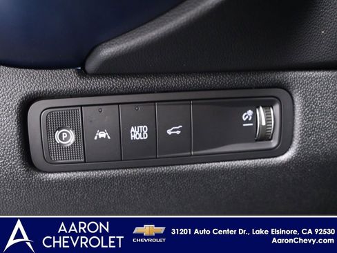 New 2026 Chevrolet Equinox EV LT image 18