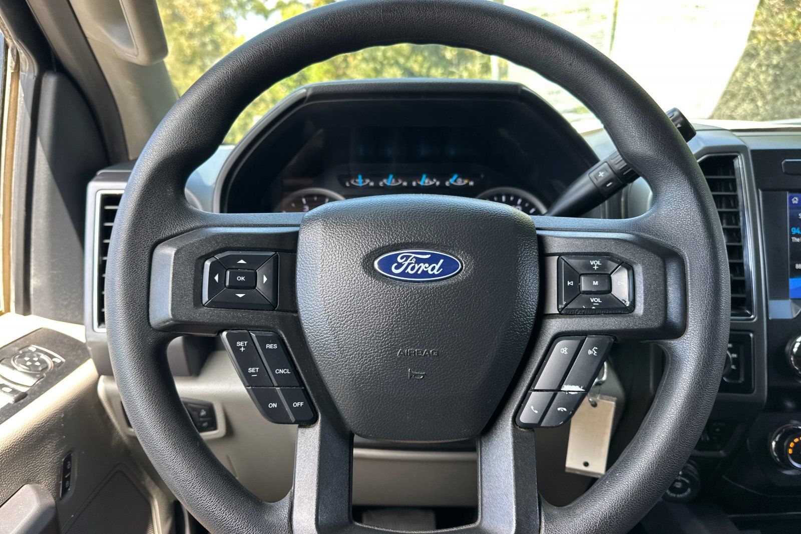 Used 2022 Ford F250 XLT w/ Black Appearance Package AWD/4WD image 18