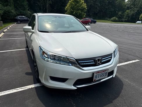 Used 2014 Honda Accord Touring image 10