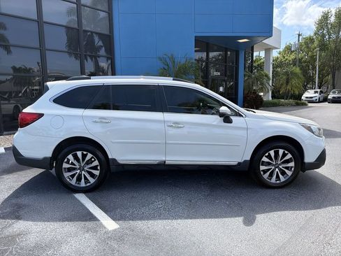 Used 2019 Subaru Outback 2.5i Touring AWD/4WD image 9