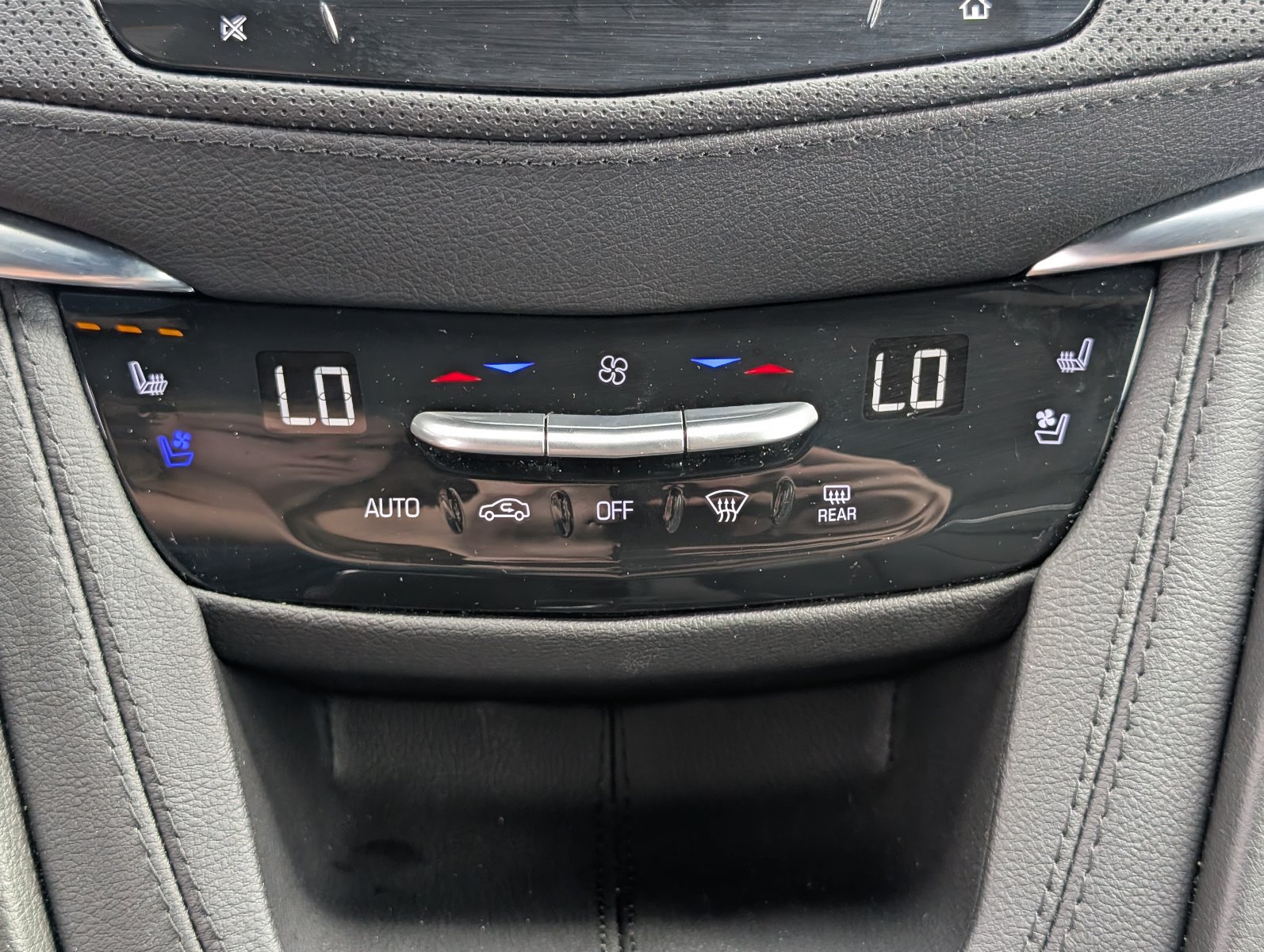 Certified 2025 Cadillac XT5 Premium Luxury AWD/4WD image 21
