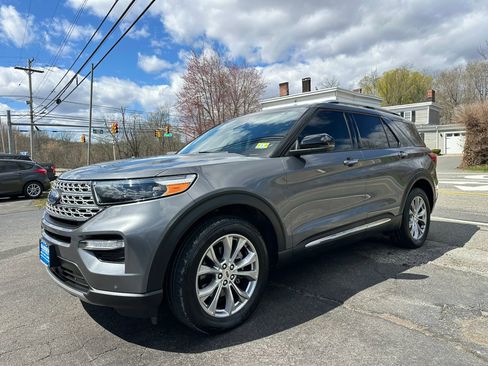 Used 2021 Ford Explorer Limited w/ Equipment Group 301A image 3
